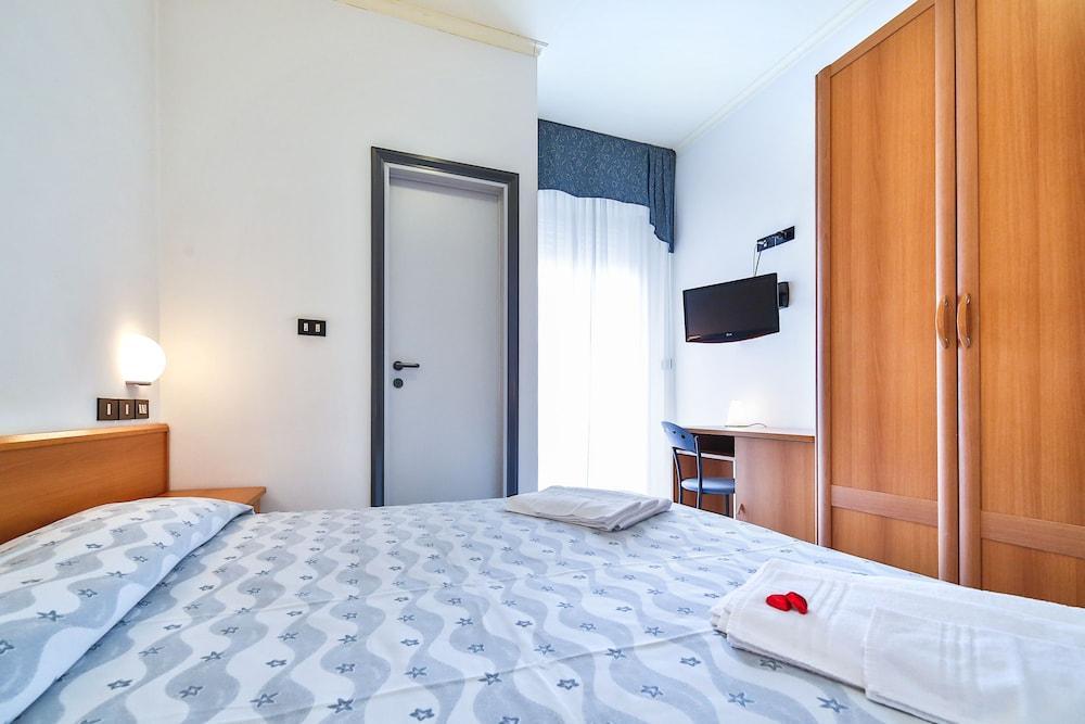 Hotel Sunset Rimini Exterior foto